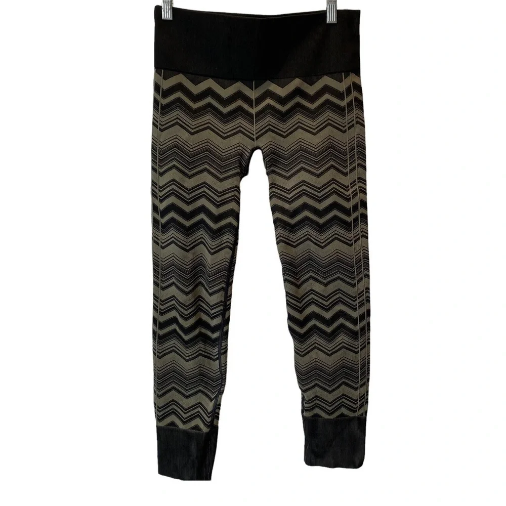 Lululemon Ebb to Street Leggings Black Chevron Heathered Fatigue Green‎ size 6